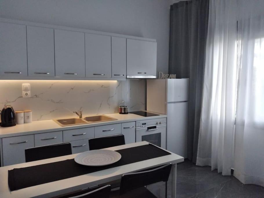 D4 Central Luxury Apartment Volos Bagian luar foto